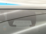 【トヨタセーフティセンス】走行中に前方の車両等を認識し、衝突しそうな時は警報とブレーキで衝突回避と被害軽減をアシスト。より安全にドライブをお楽しみいただけます。