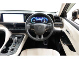 高級感のあるコックピットで運転が楽しく優雅になりますね!