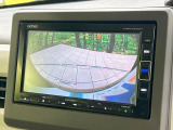 【バックカメラ】駐車時に後方がリアルタイム映像で確認できます。大型商業施設や立体駐車場での駐車時や、夜間のバック時に大活躍!運転スキルに関わらず、今や必須となった装備のひとつです!
