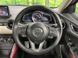 【純正革巻きステアリング】上質な革を使用することで、手にしっかり馴染みとても運転しやすいハンドルです♪