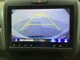 バックでの車庫入れも安心です! リアカメラが付いているバックモニター付のナビを装備しております。操作線もついており距離感も画面から確認できます。