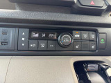 夏でも冬でもお好みの温度に設定しておけば、AUTO ボタンひとつで快適な車内空間へ!風の強さや温度、内外気の切り替えも自動で調整してくれます♪