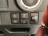 衝突の危険がある時に警告してくれる衝突軽減ブレーキ。車線を外れそうな時に警告し、ステアリング制御してくれる路外逸脱制御機能搭載!