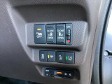 両側電動スライドドアは運転席から操作ができるよう、操作スイッチが付いています。Hondaセンシング用のVSA解除とレーンキープアシストシステムなどのメインスイッチも装備しています。