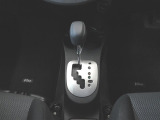素早く正確にシフトができるゲート式シフトです。Sモード付で、パワー感ある走行も可能です。