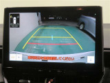 車両後方の映像を映すバックモニター。進路を確認しながら安全に車庫入れできます。