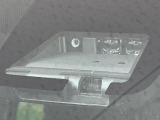 【トヨタセーフティセンス】走行中に前方の車両等を認識し、衝突しそうな時は警報とブレーキで衝突回避と被害軽減をアシスト。より安全にドライブをお楽しみいただけます。