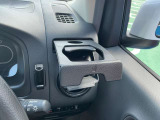 運転席・助手席にドリンクホルダーが付いてとっても便利です。