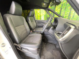 運転席シート廻りは使用感も少なく、良好な状態となっています。丁寧に使われていたことがよくわかりますね。