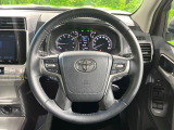 【純正革巻きステアリング】上質な革を使用することで、手にしっかり馴染みとても運転しやすいハンドルです♪