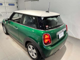 MINIを熟知したメカニックによる100項目の点検・整備を行います。不具合箇所、交換時期に達している部品に関しましては、全て弊社負担で交換してからのご納車となります。
