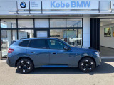 【BMWの伝統-3】BMWのお車は、“駆け抜ける歓び”を体現しております。走行の安定性とコーナリングの良さを追求し、思い通りにハンドルの操作可能です。