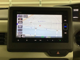 ナビゲーションはフルセグTV対応のGathers純正メモリーナビを搭載しています。Bluetoothオーディオ機能がありますので、スマートフォンなどの音楽も再生できます。