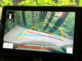 【バックカメラ】駐車時に後方がリアルタイム映像で確認できます。大型商業施設や立体駐車場での駐車時や、夜間のバック時に大活躍!運転スキルに関わらず、今や必須となった装備のひとつです!