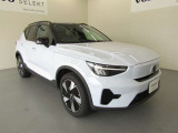 都市を駆け巡る本物のSUVとして、XC40は開発されました。スカンジナビアの独創性と都会的な雰囲気を身にまとった、都市で生活するあなたのために作られた一台です。