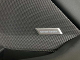 音にも拘りのハーマンカードン・スピーカーシステム!