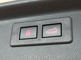 【パワーバックドア】スマートキーや運転席のボタンを押すだけでリアゲートが自動で開閉します!荷物を持っている時や、高い位置にあるバックドアを閉める際に便利な機能です♪