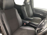 厚みのあるシートは座り心地も良く運転席も助手席もリラックスしてゆったりと座れます!