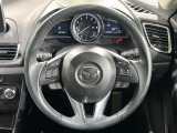 【純正革巻きステアリング】上質な革を使用することで、手にしっかり馴染みとても運転しやすいハンドルです♪