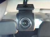 ◆【ドライブレコーダー】映像・音声などを記録する自動車用の装置です。もしもの事故の際の記録はもちろん、旅行の際の思い出としてドライブの映像を楽しむことができます。