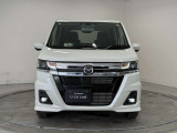 【展示車の状態】展示車は全て、マツダ車のエキスパートが、基本性能に関わる箇所を徹底的に点検。外装や室内に関しても、細部にいたるまで、しっかり清掃・洗浄を実施しています。