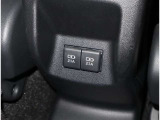 車内には充電機も付いております。