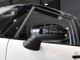 BMW、MINI認定中古車は360°を徹底的にチェック。エンジンやトランスミッション、電気系統やコンピュータ・システムなどを詳細に点検。交換基準に達した部品は整備した後にご納車いたします。