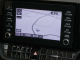 【7インチ純正ナビ】純正ナビを装備。タッチパネル式で使いやすく、詳細地図により目的地をピンポイントで設定できます。初めての道でも迷いにくく、ロングドライブも快適ですよ♪