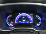 ハイブリッドカーといえばこちらのデジタルメーターです!外装も内装も先進的なフォルムですね♪ 走行少な目!!