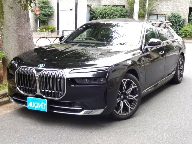 BMW i7 