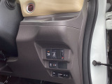 【助手席側パワースライドドア】です。リモコンや運転席のスイッチ操作で楽々自動開閉。