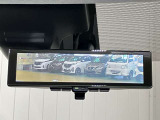 【インテリジェント ルームミラー】車両後方のカメラ映像をミラー面に映し出すので、車内の状況や、天候などに影響されずいつでもクリアな後方視界が得られます!