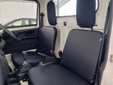 見通しのよいすっきりとした視界で、誰でも運転しやすいです。運転のしやすさは疲れにくさにも繋がりますよ♪