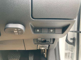 運転席右側に各種スイッチがあります!