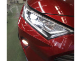 1灯の光源でハイ・ローを切り替えられるBi-Beam LEDランプ+LEDクリアランスランプ(オートレベリング機能付)