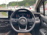 ハンドルには各種スイッチがありますが、運転中でも操作がしやすくなっております。