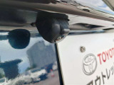 バックカメラが付いているので後方確認が非常にしやすいです。今や運転初心者も熟練者も必須装備!ついていて損はないですね♪