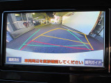 バックガイドモニターで、後方を確認しながら安心して駐車することができます。運転初心者も熟練者も必須の機能ですよ!