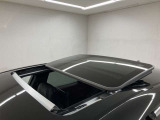 レクサスは、先進性とエレガンスが融合し、すぐれた操縦安定性と上質な乗り心地が魅力です。