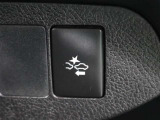 衝突回避支援パッケージ「Toyota Safety Sense」において、昼間の歩行者も検知対象に加えた「プリクラッシュセーフティ(レーザーレーダー+単眼カメラ)」を採用しています。