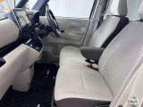 【車内ルームクリーニング済】専門スタッフにより車内はきれいにルームクリーニングを行っております。
