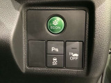 ハンドルの右側には安全装備のVSA(ABS+TCS+横滑り抑制)の解除スイッチなどがついています。燃費に役立つECONボタンもここです。