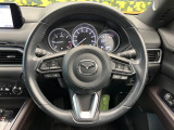 【純正革巻きステアリング】上質な革を使用することで、手にしっかり馴染みとても運転しやすいハンドルです♪