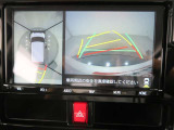 全方位カメラ付きで車庫入れもらくらくです。