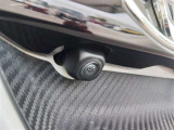 バックカメラが付いているので後方確認が非常にしやすいです。今や運転初心者も熟練者も必須装備!ついていて損はないですね♪