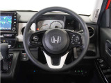 【Honda SENSING】 カメラ等装置で精度の高い検知能力を発揮、安全運転を支援します。ステアリング上のコントローラーに注目!