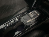シフトレバーも操作性良く出来ています。運転縞柄ドライブモードを切り替え可能です。