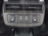 後席にもシートヒーターを装備、充電用USBタイプC装備