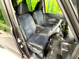運転席シート廻りは使用感も少なく、良好な状態となっています。前オーナー様が丁寧に使っていたことがよくわかりますね。