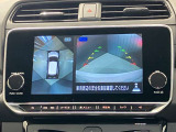 【アラウンドビューモニター】車を上から見下ろしているかのような映像で周囲の状況がひと目で確認、狭い駐車場に駐車するときも安心です♪